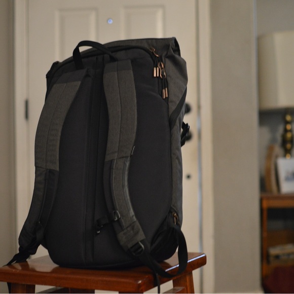 Luxury THULE laptop travel bag - Picture 1 of 6